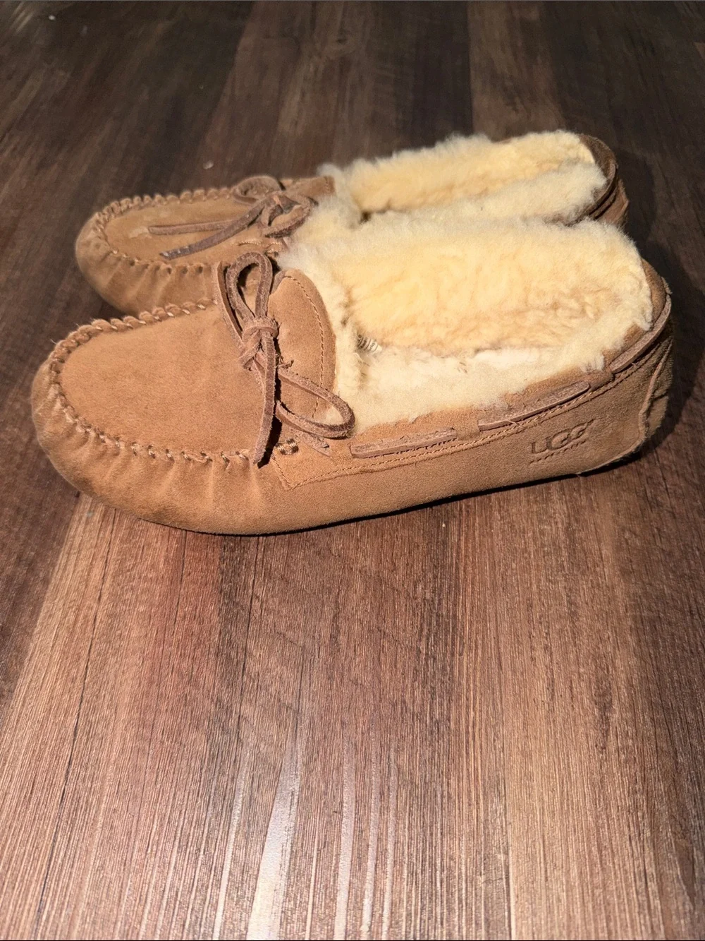 UGG Dakota Slipper size 4